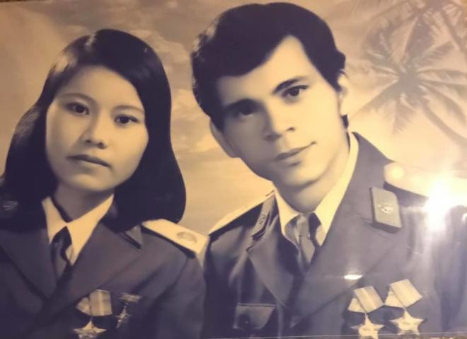 ngam-nhan-sac-bo-me-ho-ngoc-ha-vao-40-nam-truoc-ai-nay-moi-hieu-vi-sao-con-chau-deu-dep-deu-4-ngoisaovn-w999-h726 2 ngam-nhan-sac-bo-me-ho-ngoc-ha-vao-40-nam-truoc-ai-nay-moi-hieu-vi-sao-con-chau-deu-dep-deu-4-ngoisaovn-w999-h726 2
