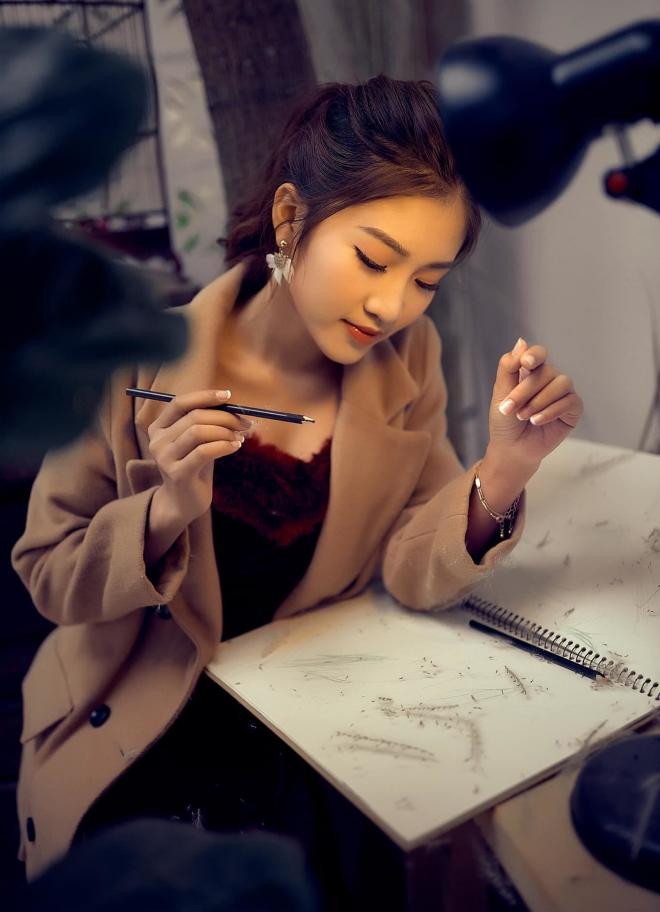 Nhan sắc đời thường trong veo của Anna Linh - gái xinh không hề kém cạnh Huyền Lizzie trong 'Thương ngày nắng về' 0 Nhan sắc đời thường trong veo của Anna Linh - gái xinh không hề kém cạnh Huyền Lizzie trong 'Thương ngày nắng về' 0