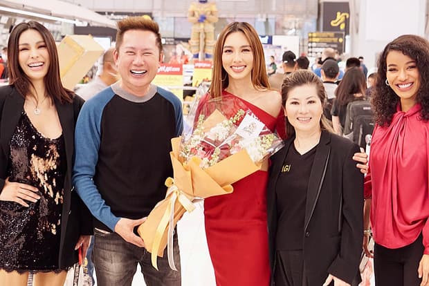 khong-den-duoc-viet-nam-nhung-chu-tich-miss-grand-international-van-sat-canh-ben-thuy-tien-bang-cach-nay-4-ngoisaovn-w620-h414 0