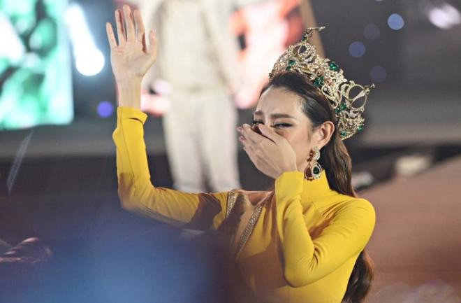 nguyen-thuc-thuy-khoc-ngay-gia-1520-2118-1641905012-ngoisaovn-w1020-h670 0 nguyen-thuc-thuy-khoc-ngay-gia-1520-2118-1641905012-ngoisaovn-w1020-h670 0