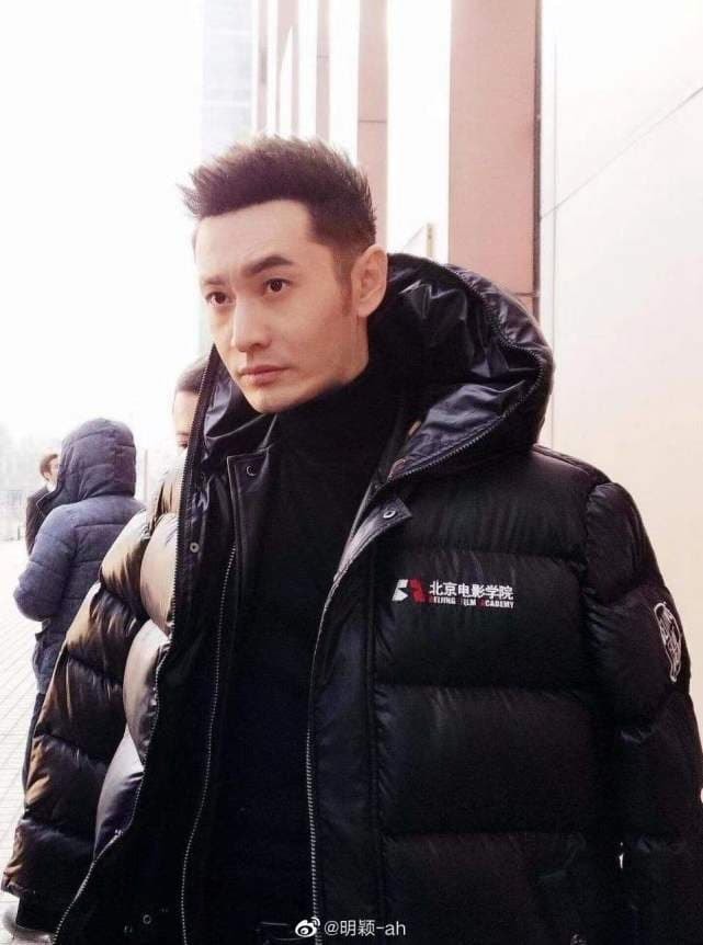  Vừa lộ ảnh tình tứ khi đi quay với Nhậm Gia Luân, Angelababy lại cho thấy một chi tiết 'tố cáo' trạng thái mối quan hệ với ông xã Huỳnh Hiểu Minh 10