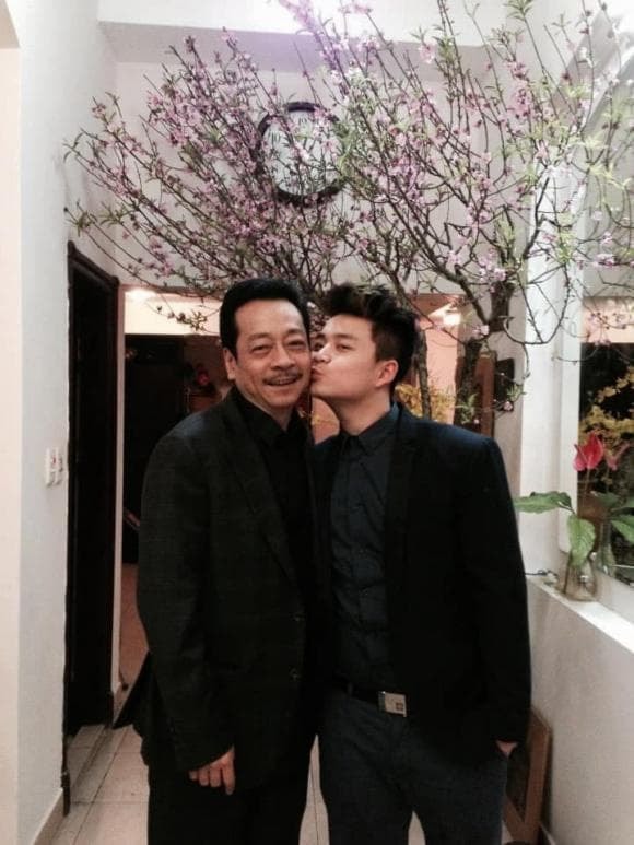 Con trai cố NSND Hoàng Dũng 0