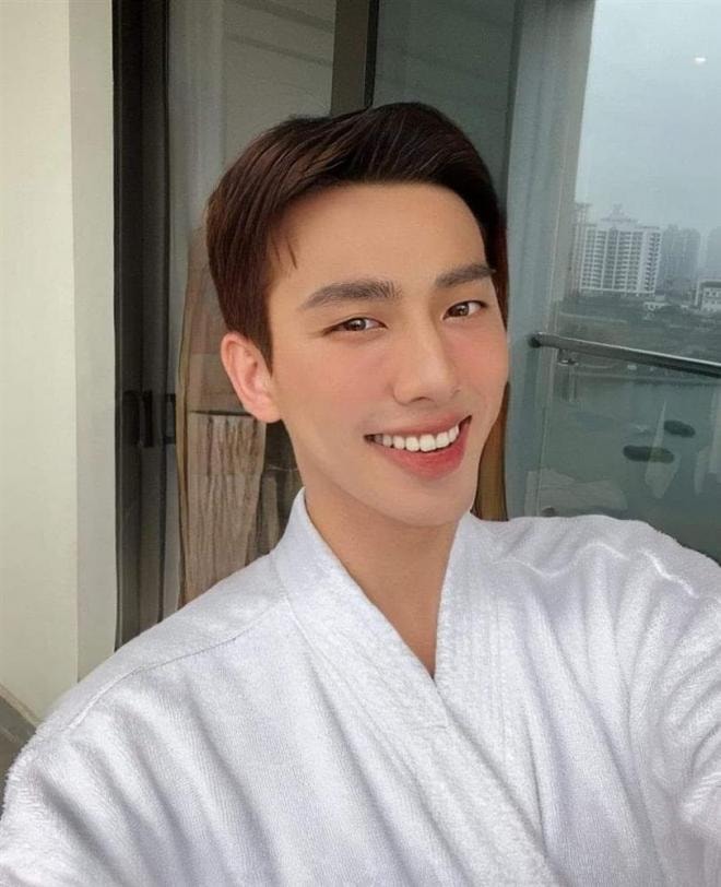 lieu-ban-co-tuong-tuong-ra-dung-mao-thuy-tien-va-tieu-vy-khi-22chuyen-gioi22-xem-xong-han-dung-hinh-vai-giay-2-ngoisaovn-w812-h1000 4