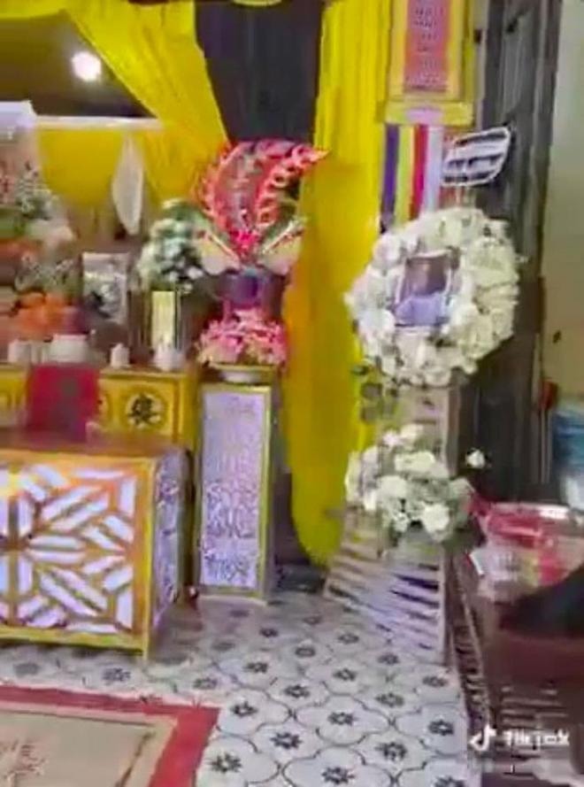 Khung cảnh bên trong tang lễ 'tình tin đồn' một thời của đại gia Minh Nhựa 3