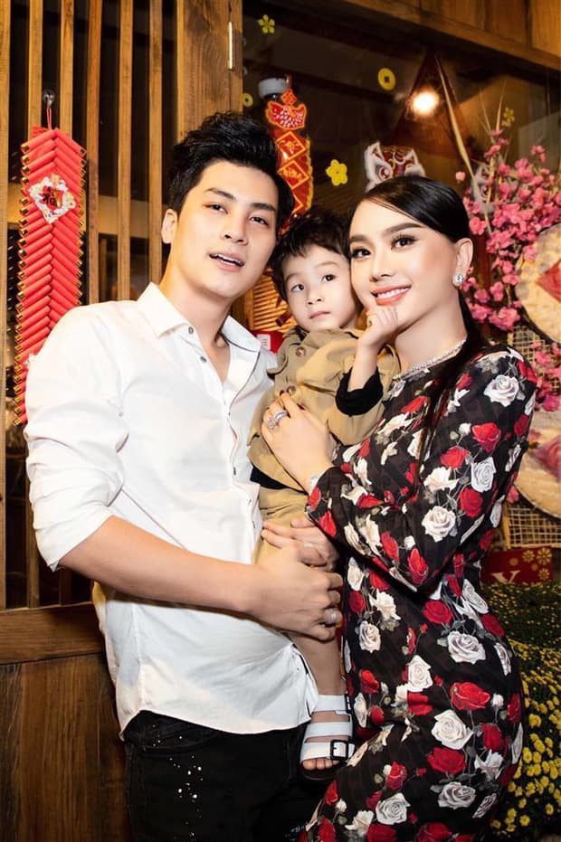 bi-mia-mai-vua-ly-hon-da-co-nguoi-moi-chong-cu-lam-khanh-chi-noi-doa-doi-22vach-tran22-uan-khuc-sau-ly-hon-3-ngoisaovn-w620-h931 1 bi-mia-mai-vua-ly-hon-da-co-nguoi-moi-chong-cu-lam-khanh-chi-noi-doa-doi-22vach-tran22-uan-khuc-sau-ly-hon-3-ngoisaovn-w620-h931 1