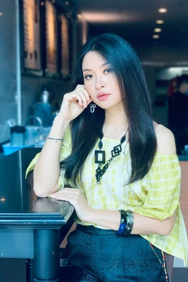 Nhan sắc Lina Phạm - MC của VTV toàn phỏng vấn những nhân vật đình đám thế giới 10