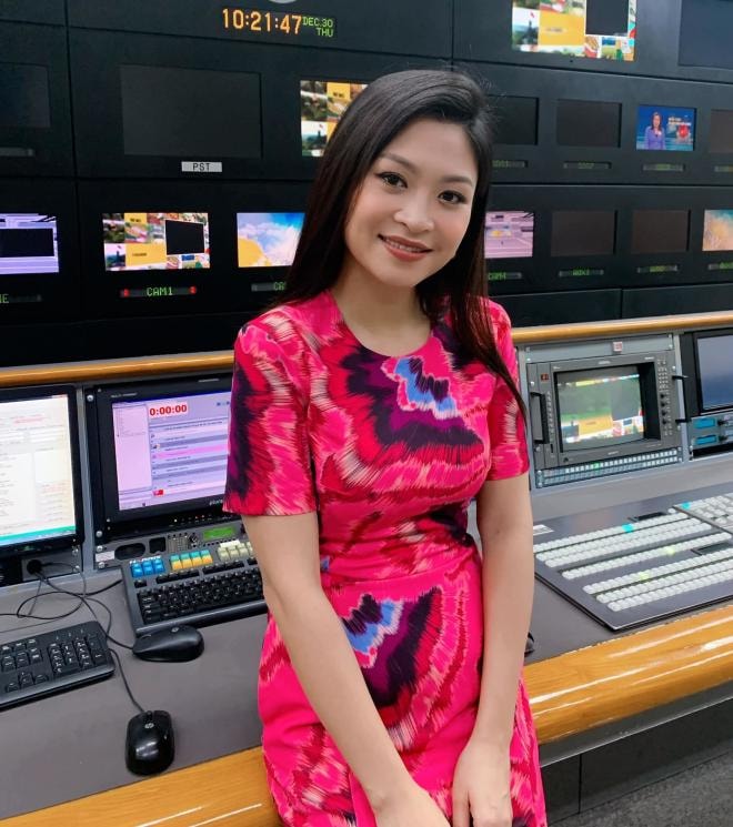 Nhan sắc Lina Phạm - MC của VTV toàn phỏng vấn những nhân vật đình đám thế giới 9