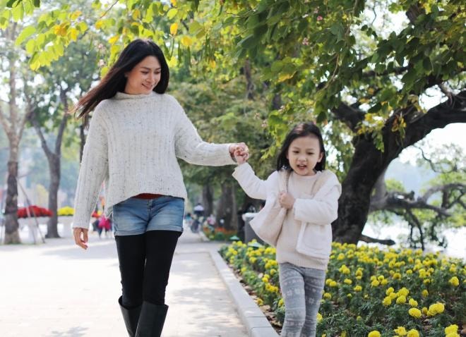 Nhan sắc Lina Phạm - MC của VTV toàn phỏng vấn những nhân vật đình đám thế giới 8