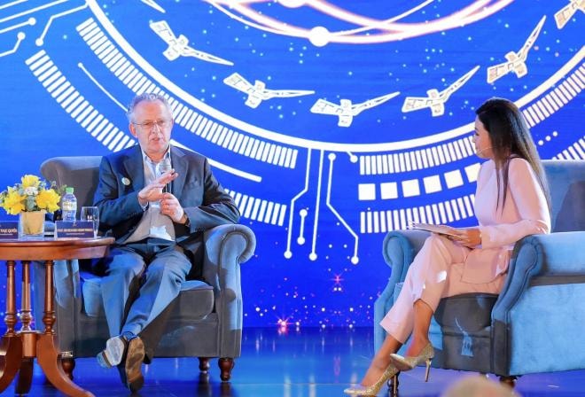 Nhan sắc Lina Phạm - MC của VTV toàn phỏng vấn những nhân vật đình đám thế giới 6