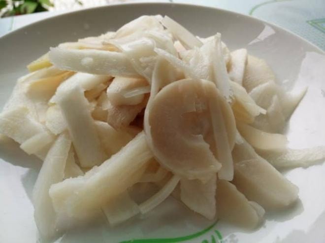 thịt gà nấu măng  0