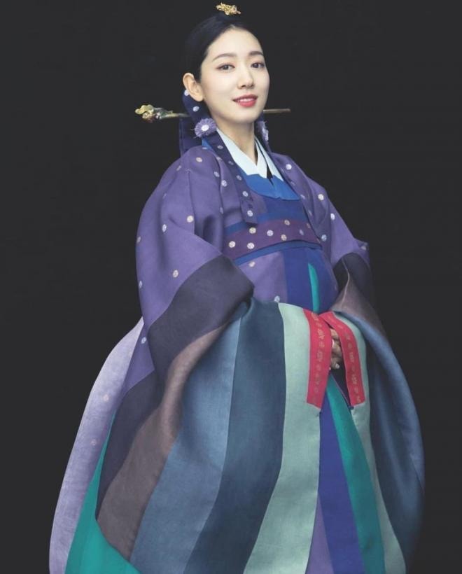 Khoảnh khắc xúc động khi Park Shin Hye khóc và hôn chồng đầy ngọt ngào trong đám cưới 13