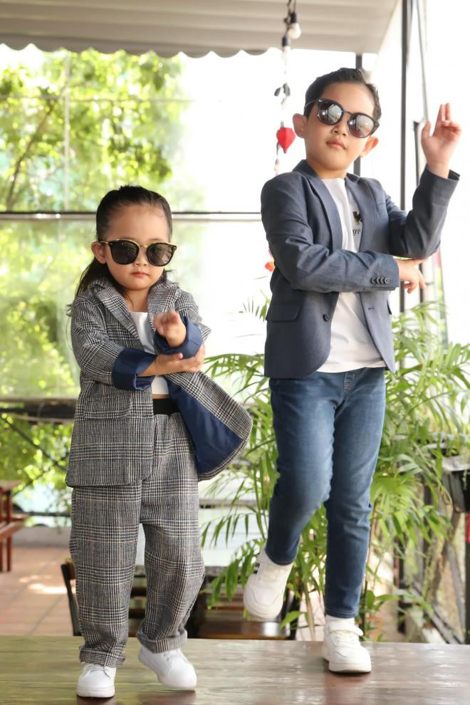 khanh-thi-khoe-anh-dang-yeu-hai-nhoc-ty-con-trai-lon-ra-dang-thanh-nien-banh-bao-khien-dan-tinh-22me-met-4-ngoisaovn-w1365-h2048 4