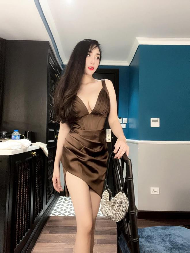 vợ khắc việt gợi cảm 2 vợ khắc việt gợi cảm 2