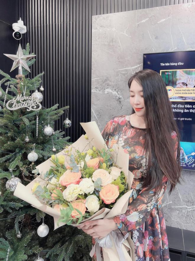 vợ khắc việt gợi cảm 2 vợ khắc việt gợi cảm 2