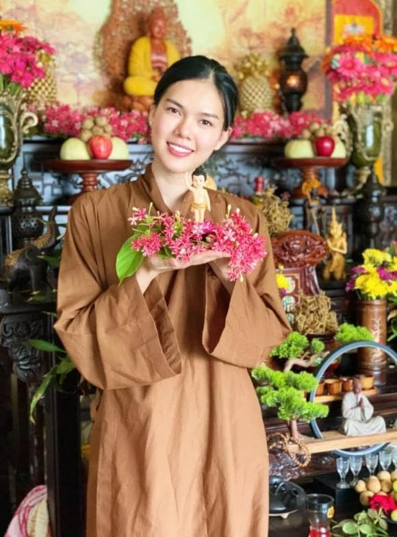 Lê Ngọc Trinh  2
