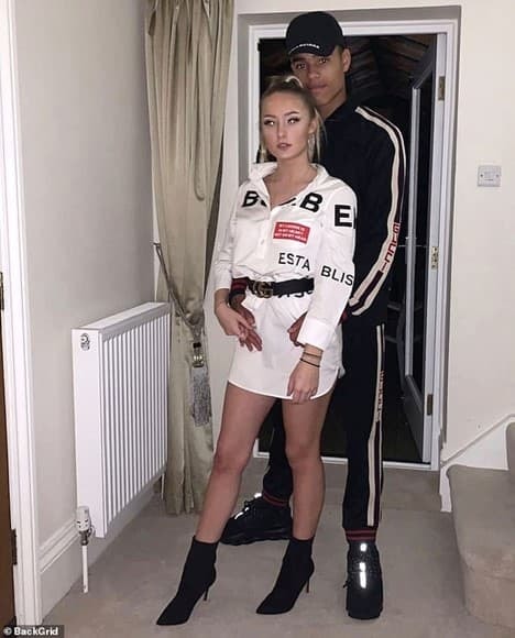  Bạn gái chân dài của siêu sao Manchester United đăng video bị bạo hành với gương mặt bê bết máu, toàn thân đầy vết bầm tím 7