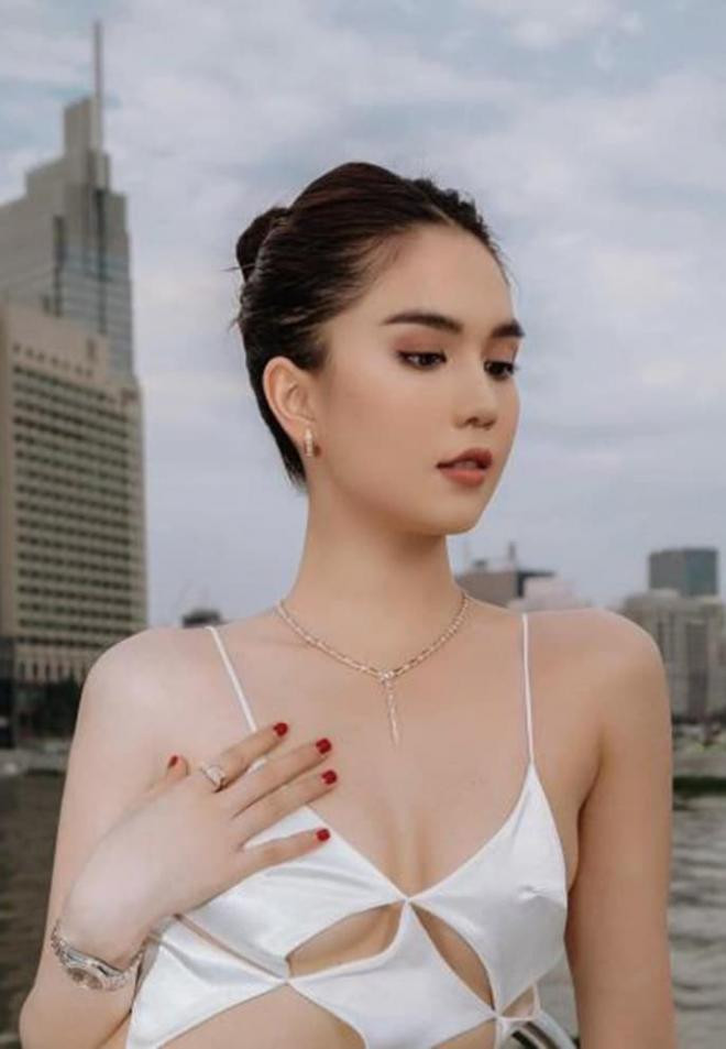 Ngọc Trinh  0