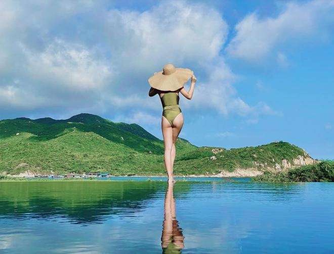 em gái Trấn Thành bikini 1