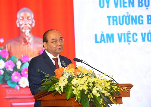 3-chu-tich-nuoc-lam-viec-voi-ban-can-su-dang-tandtc-w500-h356.jpg