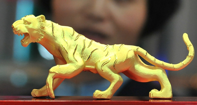 Hổ làm từ vàng trong một cửa hàng trang sức ở Ngân Xuyên (Ninh Hạ, Trung Quốc). Ảnh: China Daily