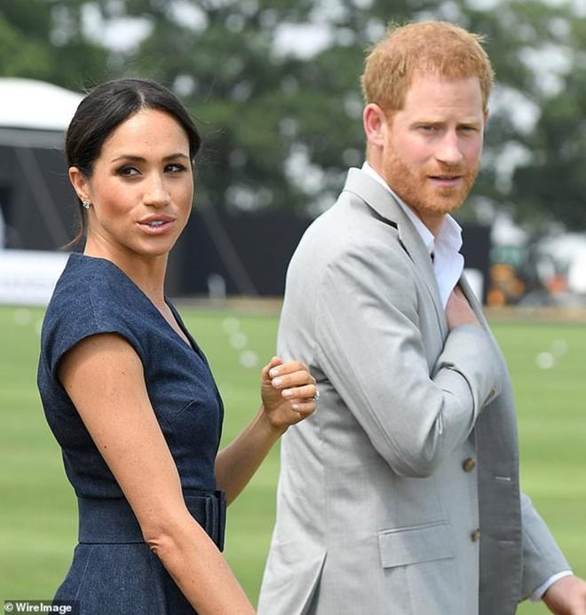 Vợ chồng Meghan bị mỉa mai đạo đức giả khi vừa 'quan ngại' về sai sót của Spotify vừa quyết không nhả ra hợp đồng 500 tỷ  4