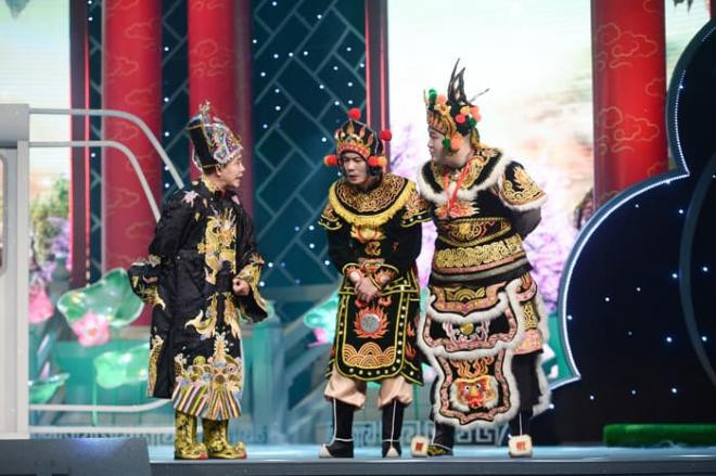 NTK Đức Hùng: “Tôi tạo hình Bắc Đẩu và Nam Tào khác hẳn với Công Lý và Xuân Bắc” 11 NTK Đức Hùng: “Tôi tạo hình Bắc Đẩu và Nam Tào khác hẳn với Công Lý và Xuân Bắc” 11