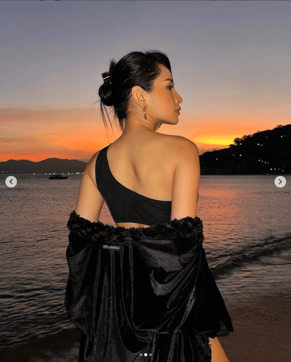 'Bốc' nhất những ngày đầu năm: Chi Pu đăng ảnh diện bikini khoe 3 vòng táo bạo ngay sau khi từ Mỹ về đón Tết 1