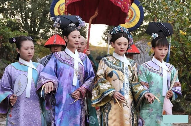 phi tần cung nữ 0