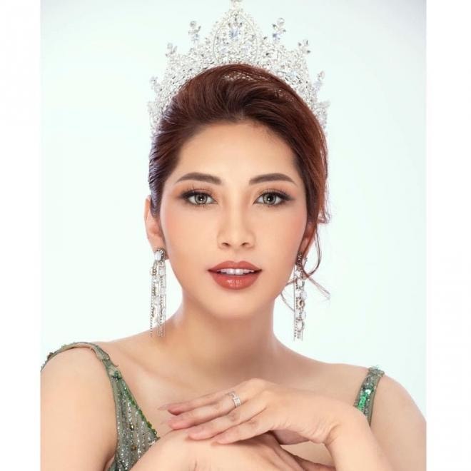 hau-ly-hon-chi-co-78000-dang-thu-thao-khoe-khoi-tai-san-khung-88f69781-ngoisaovn-w960-h960 0