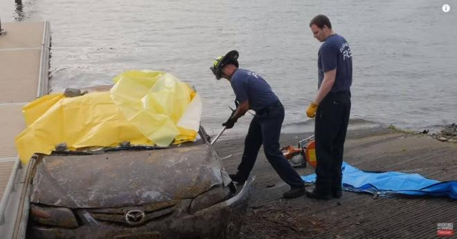 Người đàn ông tìm thấy một chiếc ô tô dưới nước với một xác chết ngồi trong đó suốt 12 năm 4