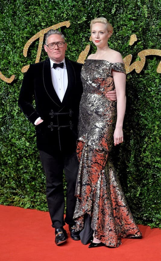 17 cặp sao đũa lệch của Hollywood: Nicole Kidman phải cúi xuống khi hôn chồng, 'Harry Potter' chiều cao khiêm tốn nhưng đều không bằng 'người lùn' 1m3 này 8 17 cặp sao đũa lệch của Hollywood: Nicole Kidman phải cúi xuống khi hôn chồng, 'Harry Potter' chiều cao khiêm tốn nhưng đều không bằng 'người lùn' 1m3 này 8