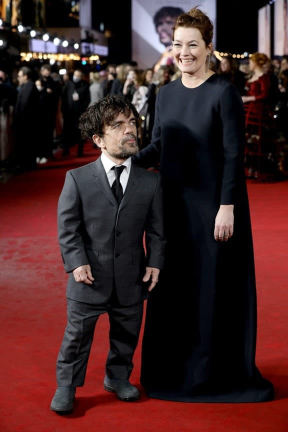 17 cặp sao đũa lệch của Hollywood: Nicole Kidman phải cúi xuống khi hôn chồng, 'Harry Potter' chiều cao khiêm tốn nhưng đều không bằng 'người lùn' 1m3 này 16 17 cặp sao đũa lệch của Hollywood: Nicole Kidman phải cúi xuống khi hôn chồng, 'Harry Potter' chiều cao khiêm tốn nhưng đều không bằng 'người lùn' 1m3 này 16