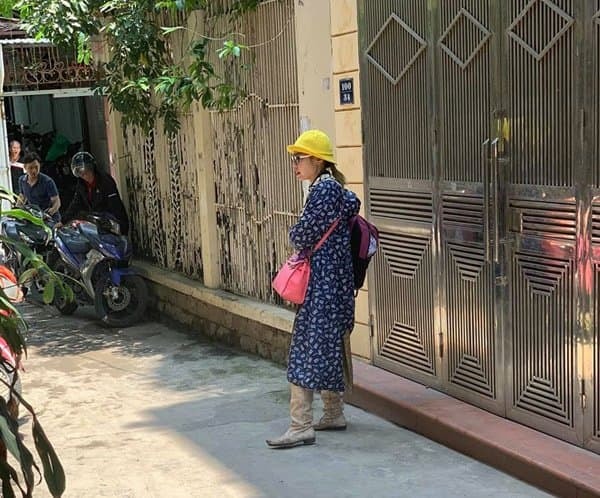 hot girl quỵt nợ Bella 1