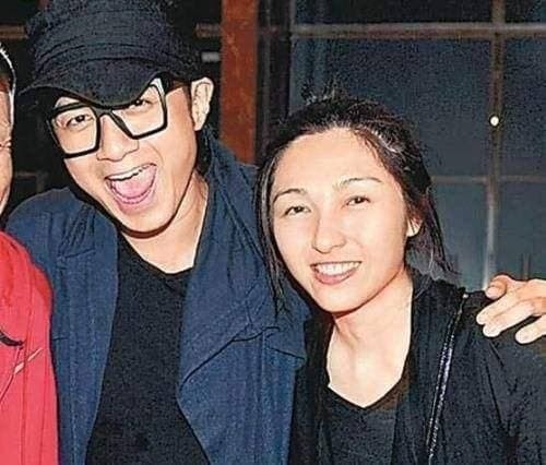 Lỡ duyên với Triệu Vy, tài tử 'Tân dòng sông ly biệt' Cổ Cự Cơ cưới bạn gái 46 tuổi, chi hàng tỷ đồng để cô sinh con ở tuổi 52  8