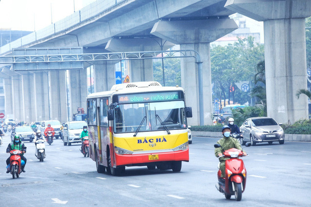 Xe bus Hà Nội hoạt động 100% công suất - Ảnh 8.
