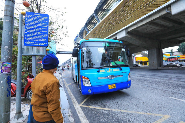 Xe bus Hà Nội hoạt động 100% công suất - Ảnh 5.