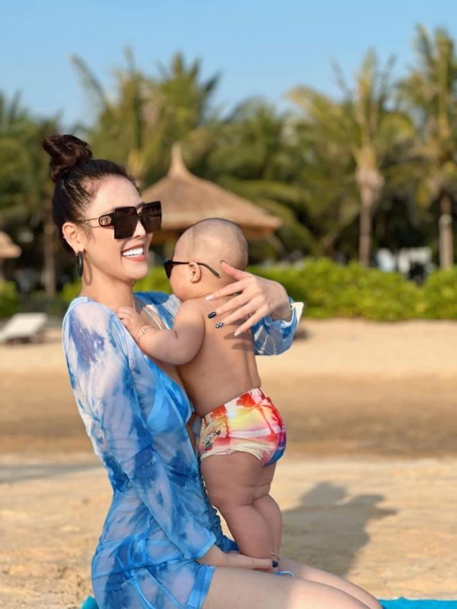que-van-gia-nhap-duong-dua-bikini-dau-nam-body-nuot-na-chuan-tung-centimet-do-ai-biet-da-la-me-3-con-14-ngoisaovn-w720-h960 3 que-van-gia-nhap-duong-dua-bikini-dau-nam-body-nuot-na-chuan-tung-centimet-do-ai-biet-da-la-me-3-con-14-ngoisaovn-w720-h960 3