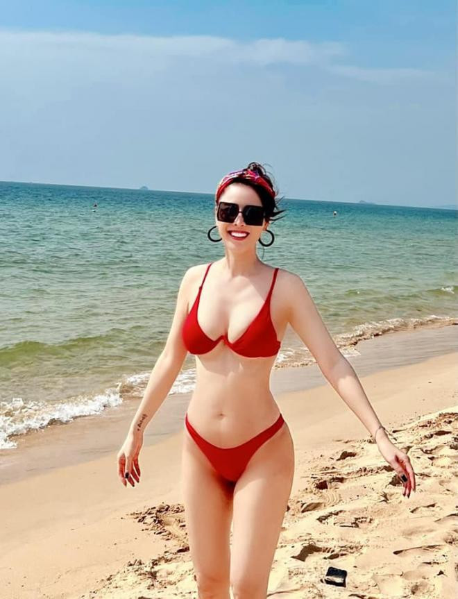 que-van-gia-nhap-duong-dua-bikini-dau-nam-body-nuot-na-chuan-tung-centimet-do-ai-biet-da-la-me-3-con-3-ngoisaovn-w734-h960 14 que-van-gia-nhap-duong-dua-bikini-dau-nam-body-nuot-na-chuan-tung-centimet-do-ai-biet-da-la-me-3-con-3-ngoisaovn-w734-h960 14