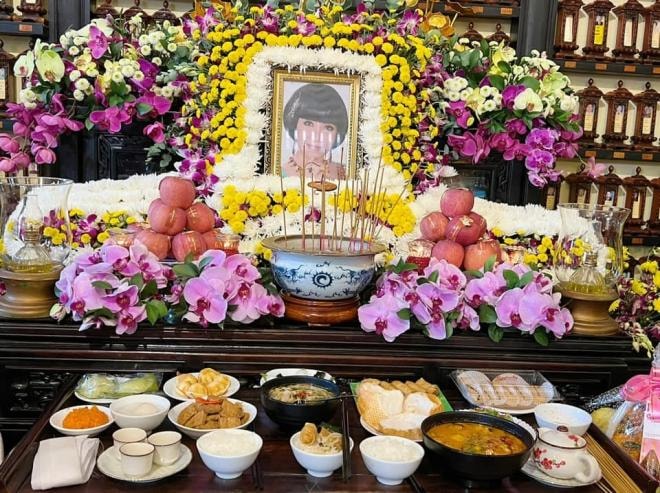 le-cung-49-ngay-cua-co-nsut-thanh-kim-hue-khong-gian-am-cung-trang-trong-chong-doi-tang-day-thuong-nho-7-ngoisaovn-w960-h718 5