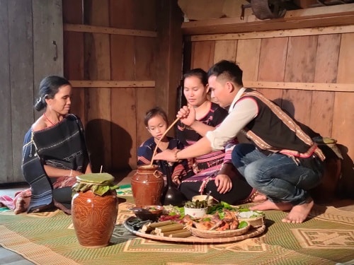 le-com-moi-cua-nguoi-bah-nar-o-lang-stor-w500-h375.JPG