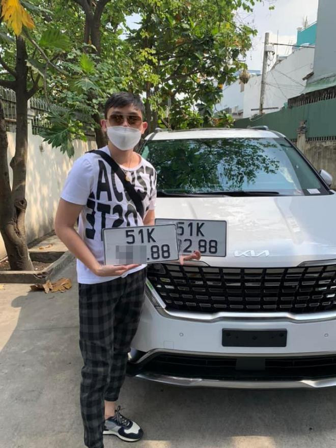 Kim Tiểu Long về nước tậu xế hộp mới, khoe luôn biển số siêu đẹp trong ngày vía Thần Tài 1