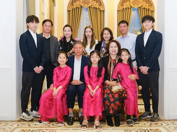 vợ đại gia kim cương  0