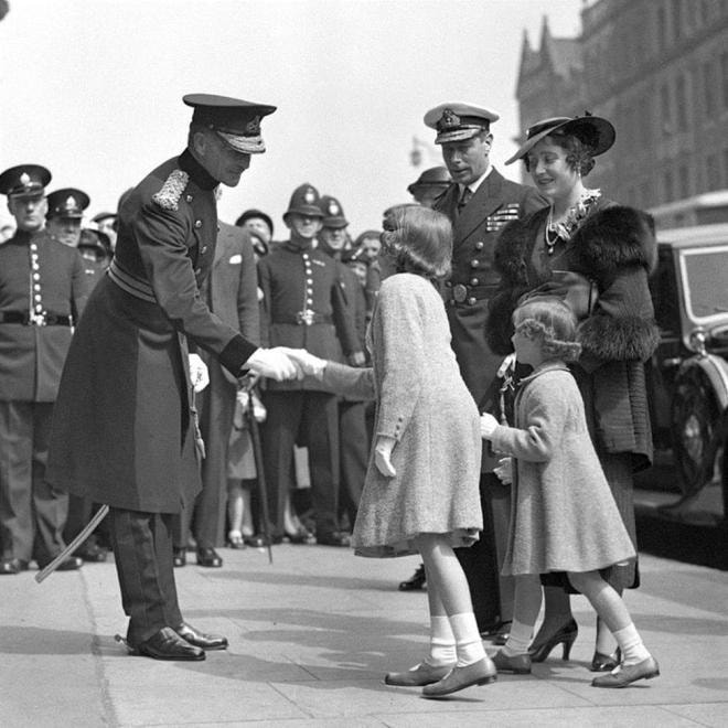 Đội vương miện trong 70 năm, vầng hào quang của Nữ hoàng Elizabeth II còn có thể bao phủ Vương quốc Anh được bao lâu? 6