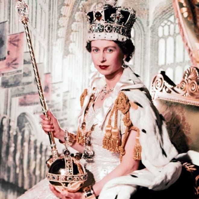Đội vương miện trong 70 năm, vầng hào quang của Nữ hoàng Elizabeth II còn có thể bao phủ Vương quốc Anh được bao lâu? 3