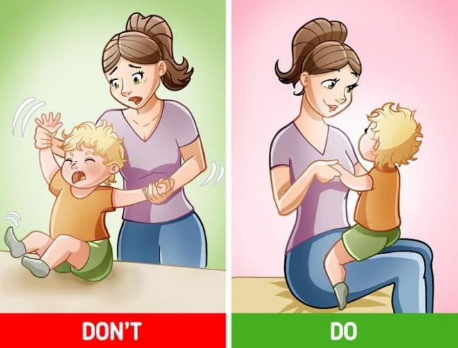 trẻ tự đánh vào đầu mình 3 trẻ tự đánh vào đầu mình 3