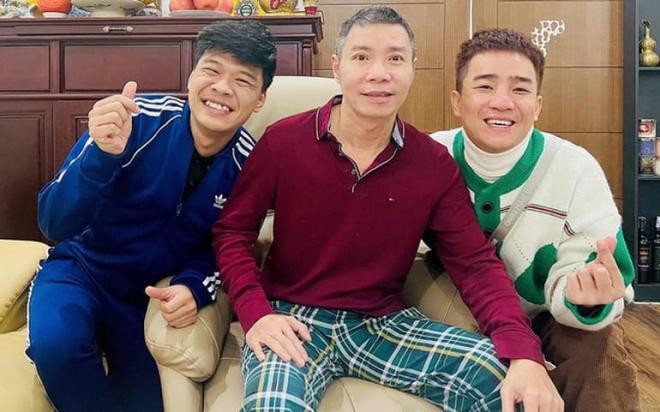 Trung Ruồi cùng vợ và con gái dương tính với Covid-19 0 Trung Ruồi cùng vợ và con gái dương tính với Covid-19 0