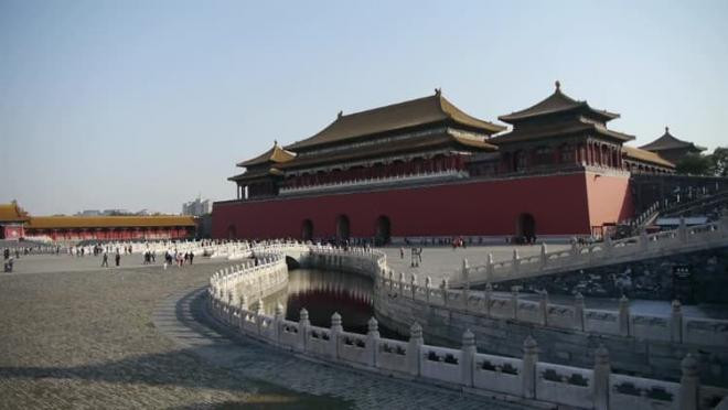 mũi tên trên tấm biển trong Tử Cấm Thành 1 mũi tên trên tấm biển trong Tử Cấm Thành 1
