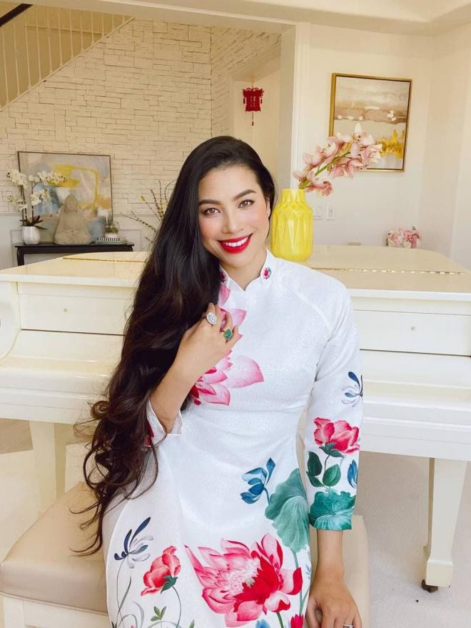 pham-huong-dien-ao-dai-tren-dat-my-khi-chat-hoa-hau-con-nguyen-b3bbab93-ngoisaovn-w1000-h1333 0