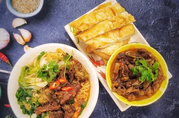 thịt bò sốt vang  0