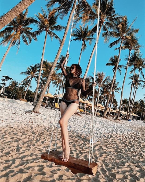 gái xinh bikini  2